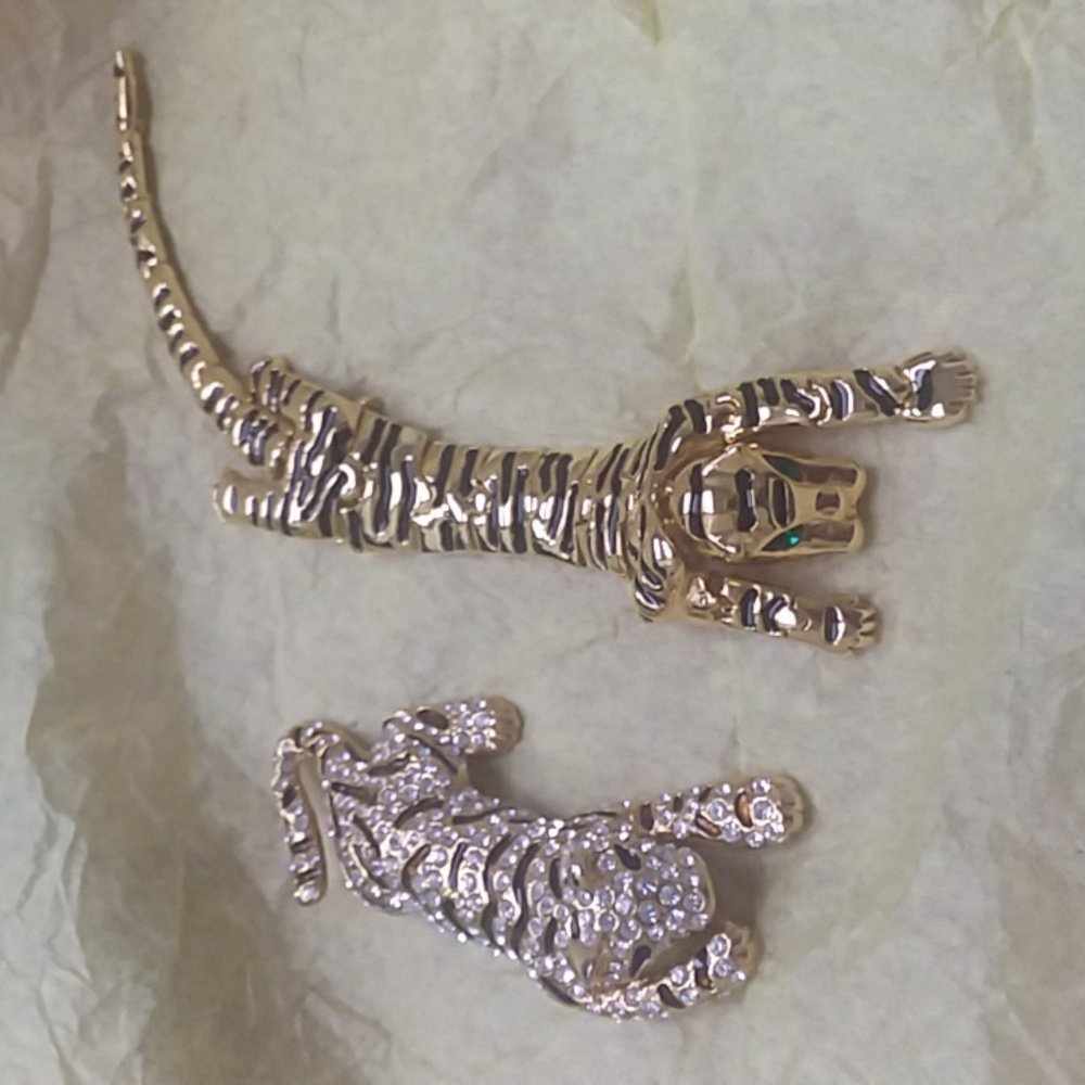 Beautiful tiger pins